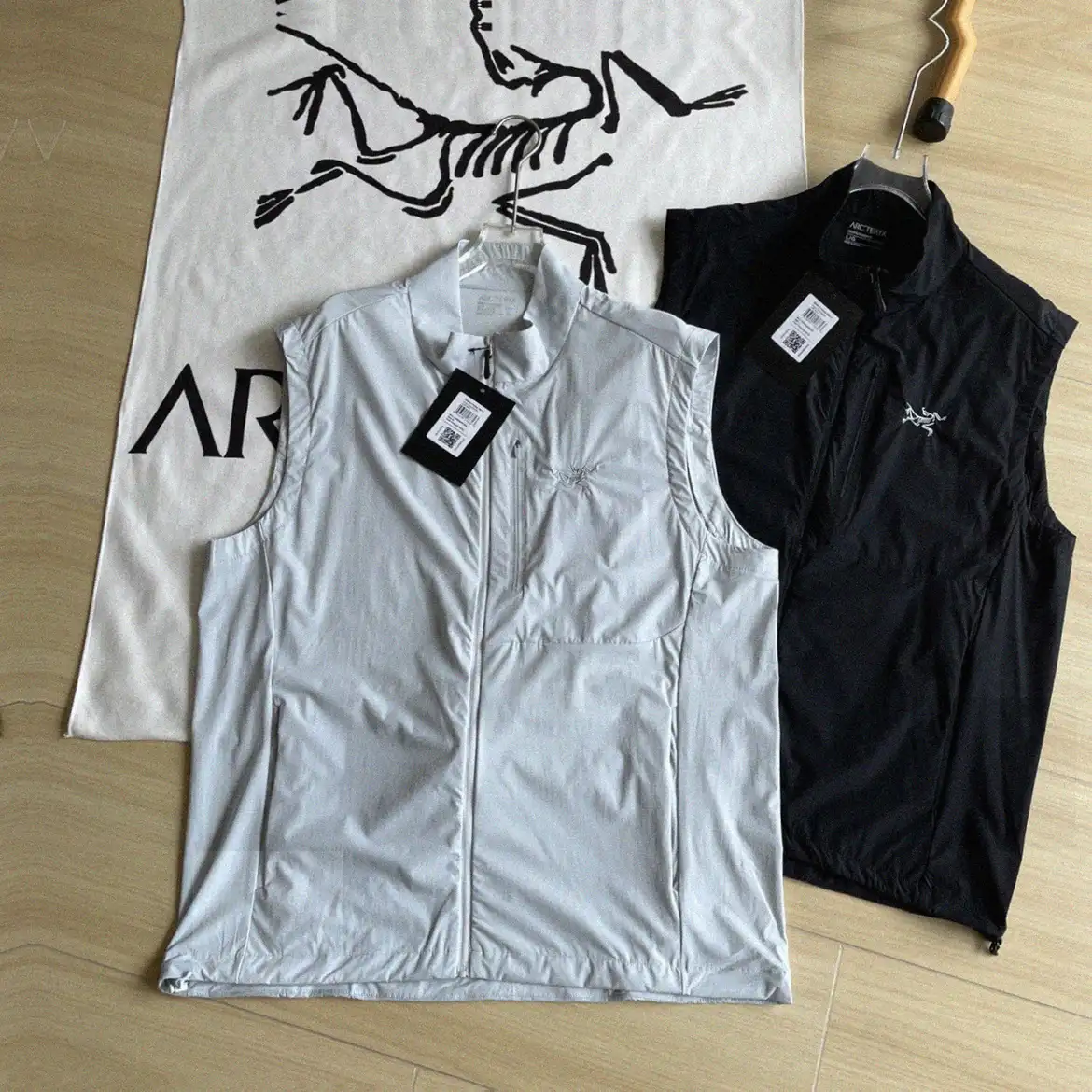 Counterfeit Arc'teryx apparel front view visual reference